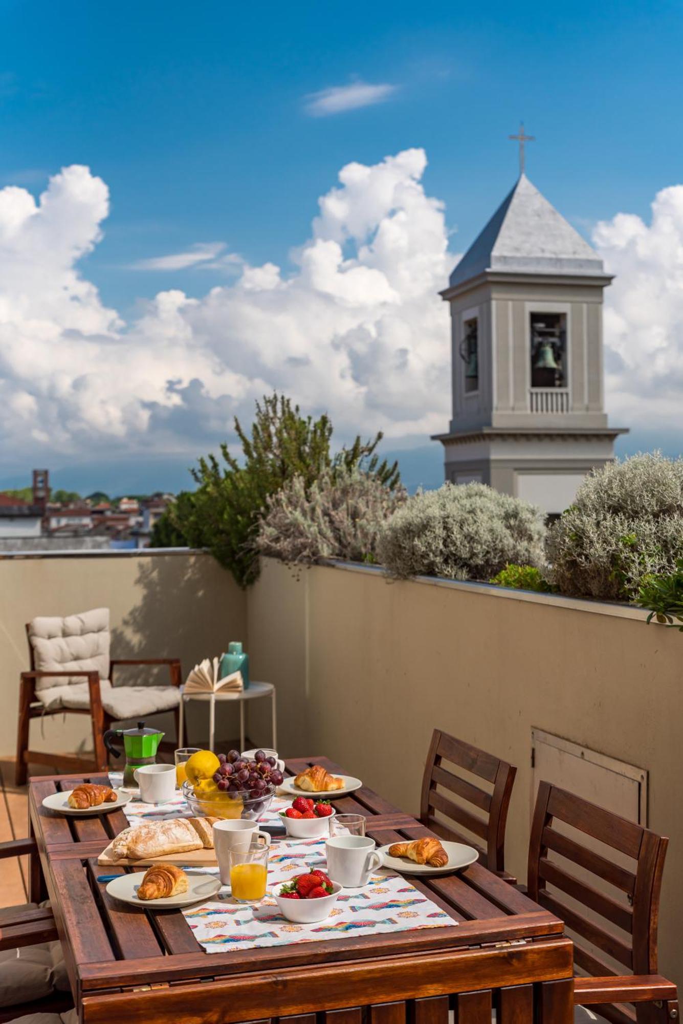 Levante Appartamento Di Pregio, Terrazza E Vista Panoramica Sul Mare E La Citta Viareggio Exteriér fotografie